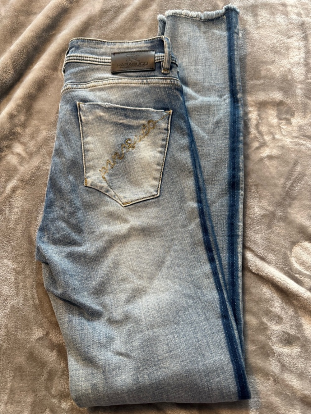 Parasuco Women's Light Wash Skinny Jeans with Back Pocket Stitching